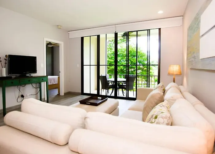 Chic Minimalist With Swimming Pool, Hot Tub, And Club Access Сasa de vacaciones Coco