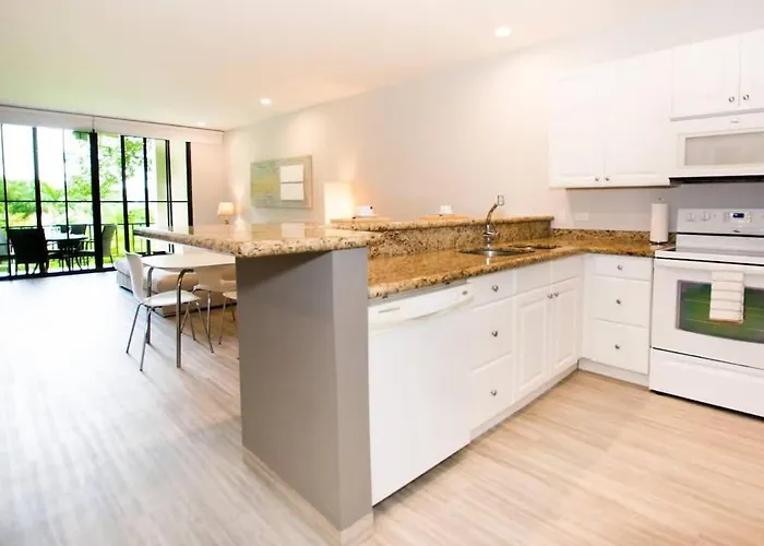 Chic Minimalist With Swimming Pool, Hot Tub, And Club Access Сasa de vacaciones Coco