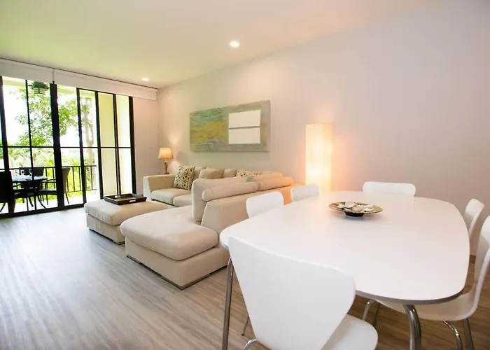 Chic Minimalist With Swimming Pool, Hot Tub, And Club Access Coco