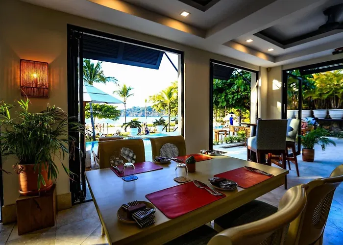 Chic Minimalist With Swimming Pool, Hot Tub, And Club Access Coco