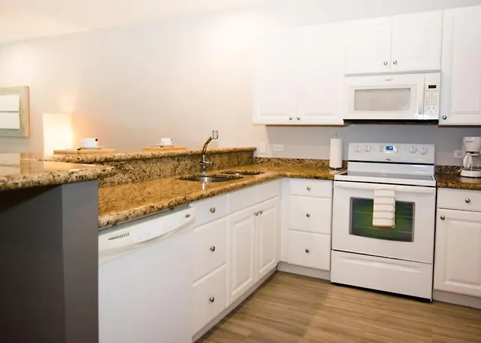 Chic Minimalist With Swimming Pool, Hot Tub, And Club Access Coco